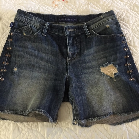 Rock & Republic Pants - Rock & Republic shorts size 4
